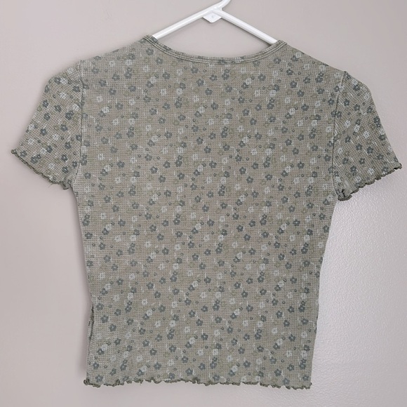 American Eagle Floral Waffle Baby Tee - Picture 4 of 5